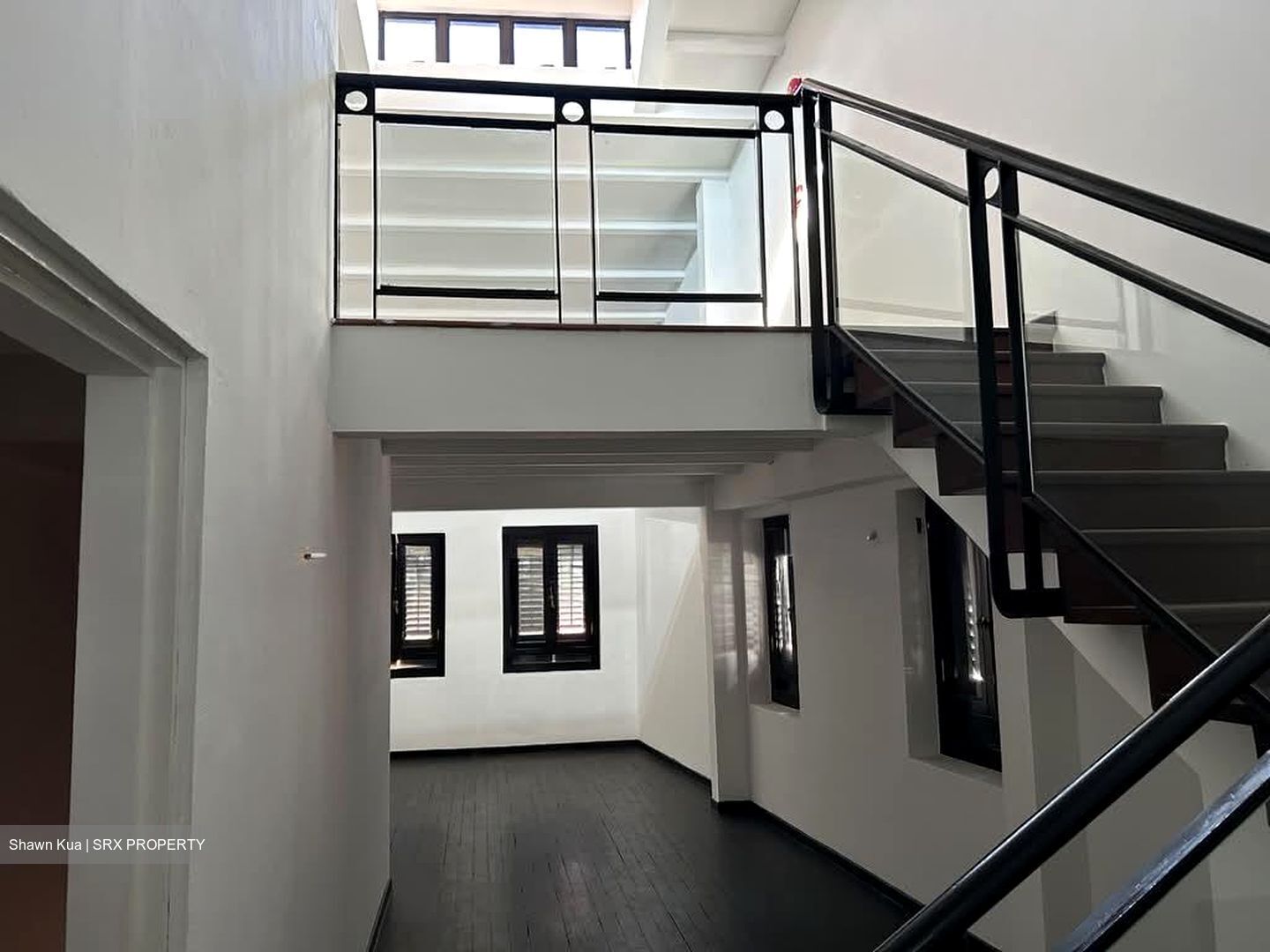 Jalan Pisang (D7), Office #544330081